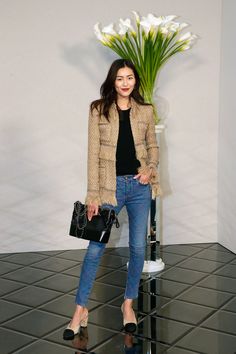 Liu Wen x Chanel Liu Wen, Outfit Primavera, Trendy Fashion Outfits, Street Style Chic, Blazer Outfits, 가을 패션, Edgy Outfits, Winter Fashion Outfits