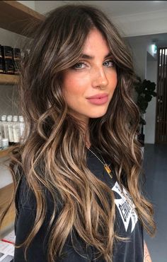 Brunette Hair With Highlights, Brunette Balayage Hair, Brown Hair Balayage, Hair Color Ideas For Brunettes, Balayage Brunette, Hair Color Balayage, Hair Inspiration Color, Hair Inspo Color, Winter Hairstyles