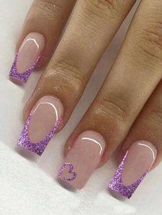 Short Simple Square Nails, Purple Nails Medium, Pink And Purple Nails Short, Birthday Nails Square Short, Short Square Acrylic Nails Purple, Purple Short Acrylic Nails, Purple Nails Square, Birthday Nails Purple, Purple Heart Nails