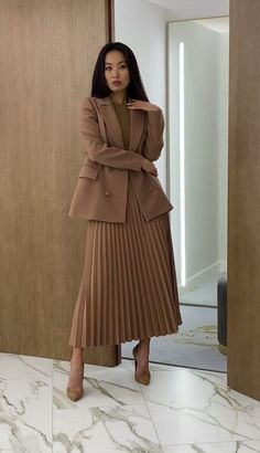 Modest Outfits With Blazers, Modest Blazer And Skirt Outfits, Modest Business Attire, Hijabi Work Outfits, Fashion Outfits For School, Elegant Skirt Outfits, Casual Fashion Outfits, Modest Work Outfits, Fashion Outfits Spring