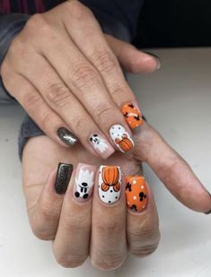 Disney Nail Designs Halloween, Fall Mickey Nails, Mickey Ghost Nails, Animal Kingdom Nails, Halloween Acrylic Nail Ideas, Mickey Pumpkin Nails, Mickey Mouse Halloween Nails, Disney Nails Halloween, Fall Disney Nails