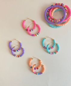 Diy Summer Jewelry, Cute Beaded Earrings, Diy Stud Earrings, Clay Bead Earrings, Bead Hoop Earrings