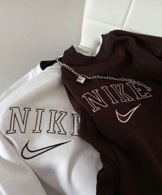 Nike Fits, Cute Nike Outfits, Beautiful Hairstyles, Nike Sweater, Sweatshirt Outfit, Nike Sweatshirts, Simple Trendy Outfits, Sporty Outfits, Cute Simple Outfits