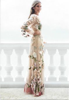 Aerin Lauder Aerin Lauder, 파티 드레스, Bridal Musings, Floral Fashion, Wedding Dress Sleeves, Gorgeous Gowns, Embroidery Dress, Beautiful Wedding Dresses, Looks Style