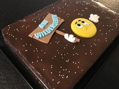 there is a cake that has been decorated to look like a smiley face