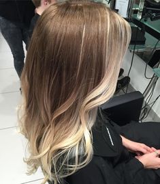 Ombre With Face Framing Highlights, Balayage Face Framing, Face Framing Balayage, Framing Balayage, Beliage Hair, Face Framing Hair, Face Frame, Spotify Covers, Balayage Hair Blonde