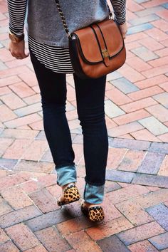 Love the crossbody bag & striped, long top! Leopard Style, Happily Grey, Mixed Patterns, Matching Patterns, Leopard Flats, Leopard Shoes, Gray Sweater, Hip Bag, Looks Chic