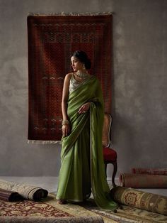 Green Sari, Fashion Model Poses, Saree Poses, Saree Photoshoot, Saree Models, Studio Photoshoot, Fashion Photography Inspiration, Photoshoot Concept