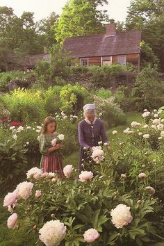 Tasha Tudor, New England Farmhouse, Miss Moss, Grandmas Garden, Grandma Core, Grandmas House, Cottagecore Aesthetic, Natural Sweeteners, Children’s Books