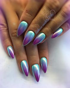 Aurorové pecky 😱😍😍😍 ombre z barev Aruba a Euphoria, zaleštěná Aurora Nehtomania 💜 www.nehtomania.cz 💜 #nails #nailsoftheday #nail… Unghie Sfumate, Aurora Nails, Chrome Nail Art, Blue Nail, Nail Swag, Gel Nail Designs, Chrome Nails, Nail Polishes