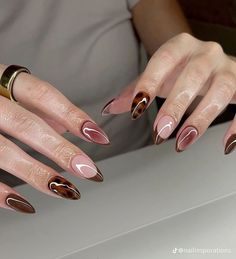 Fall Nails Short Almond, Aesthetic Nails Brown, Simple Nails Aesthetic, Brown Aura Nails, Nails Short Almond Shape, Diwali Nails, Brown Aura, Anna Nails, Fall Nails Short