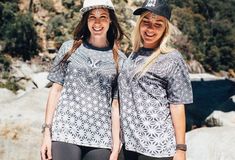 Owl Flower of Life T-shirt / Psychedelic Sacred Geometry Shirt Woman Ladies Unisex Burning Man Festi Clothing Symbols, Om Mantra, Geometric Sleeve, Burning Man Festival, Party Kleidung, Flower Of Life, Burning Man, Sacred Geometry, Festival Wear