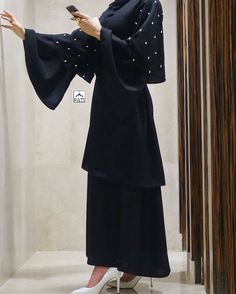 597 mentions J’aime, 7 commentaires - Abaya Show (@abaya_show) sur Instagram : "•…" Hijab Trends, Hijabi Style, Fashion Muslim, Hijabi Fashion, Hijab Dress