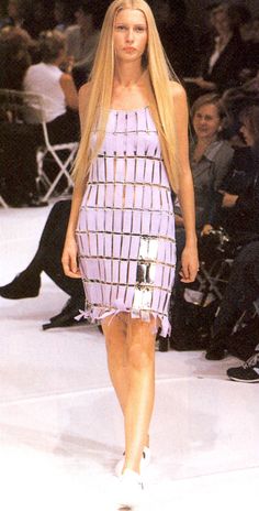 Paco Rabanne 60s, 2000s Runway, Runway Moments, Recycled Clothes, 90s 2000s, Recycle Clothes, 1960s Fashion, Paco Rabanne, Pierre Cardin