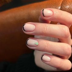 32 French Manicure Designs To Modernize The Classic Mani Classic Manicure, New French Manicure, Speaking The Truth, Neutral Nail Polish, Black Nails With Glitter, Nails Art Ideas, Heart Nail Designs