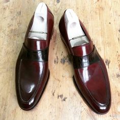 Handmade Men Burgundy Leather Loafer with Croc Strap Dress Shoes on Storenvy Burgundy Dress Shoes, Quality Leather Boots, Custom Design Shoes, Suede Oxfords, Handmade Leather Shoes, Moccasins Shoes, Soft Shoes, Burgundy Dress, Mens Fashion Shoes