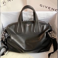 Givenchy Nightingale genuine togo calfskin fabric, original quality, exclusive supply on the entire network, non-market ordinary goods.

(size bottom length 28×height 28×bag mouth 45×bottom width 12) High-end Leather Bags With Large Capacity, Designer Leather Satchel With Large Capacity, High-end Large Capacity Leather Bags, High-end Bags With Calf Leather And Leather Lining, High-end Calf Leather Bag With Leather Lining, High-end Bags With Leather Lining For Daily Use, High-end Leather Shoulder Bag With Large Capacity, High-end Calf Leather Bag For Daily Use, High-end Soft Leather Shoulder Bag For Travel