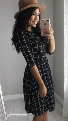 Women's fall fashion. Grid Dress. Modest fall outfit. Fall dresses. Fall trends 2018. Women's dresses. Moda Feminina Modesta. Modest Fall Outfits, Women's Fall Fashion, Grid Dress, Fall Outfits 2018, Dress Modest, Dresses Fall, Women Fashion Edgy, Trending Fashion Outfits, Outfit Fall