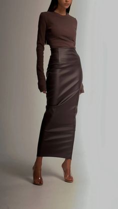 Business Casual Outfits For Women 30s, Moderator Outfit, 21st Birthday Guest Outfit, Purple Satin Outfit, March 2024 Fashion, Warm Nye Outfit Winter, Fall Outfits Women 2024 Classy, The Row Clothing, Winter Outfits Old Money Aesthetic