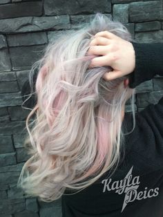 Platinum blonde with pink and purple candy accents Pink Dip, Wild Hair Color, Beige Blond, Pink Blonde, Dyed Hair Pastel, Lady Face, Colourful Hair