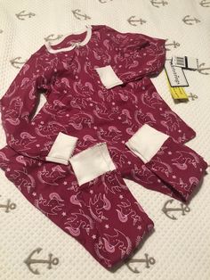 NWT Girls Harstrings Pajama PJ Set, Size 4 Long Sleeve/ Long Pants Unicorn print. Color is a lighter Pink than In the pictures, more so like in the last picture Shipped with USPS First Class. Airplane Shirt, Holiday Pjs, Flannel Pajama Sets, Red Plaid Flannel, Holiday Plaid, Baby Unicorn, Green Girl, Flannel Pajamas, Unicorn Print