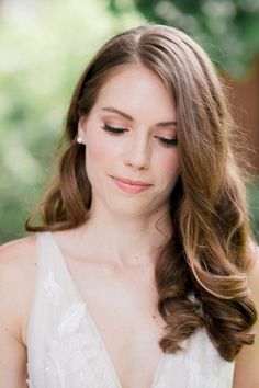 Make Up Sposa, Pale Skin Makeup, Wedding Hairstyle Ideas, Fair Skin Makeup, Pale Makeup, June Bride, Bhldn Wedding, Bridal Makeup Natural