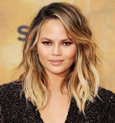 Chrissy Teigen Haircuts For Round Face Shape, Low Maintenance Haircut, Easy Hairstyles For Medium Hair, Round Face Shape, Super Hair, Athletic Hairstyles, Round Face Haircuts, Chrissy Teigen