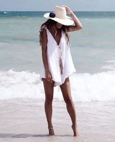 вℓiઽઽԲષℓђα૨ʍѳทy Beach Jumpsuits, Chique Outfit, White Playsuit, Beachwear Collection, Linen Romper, Trendy Swimwear, Womens Playsuits, Wardrobe Outfits, Beach Photoshoot