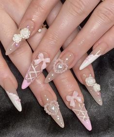 Girly Nails With Charms, Long Aesthetic Nails, Kawaii Nails Long, Nail Art With Pearls, Emerald Nails, Cute Pink Nails, Gel Toe Nails, Ongles Nails, Romantic Nails