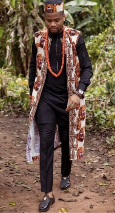 Male Kaftan Styles, African Male Suits, Teaching Mens Fashion, Modern African Clothing, Kaftan For Men, Men Kaftan, African Traditional Wedding Dress, Nigerian Men Fashion, African Wear Styles For Men