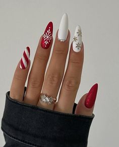 Red And Silver Nails, Candy Cane Nails, Red Christmas Nails, Magic Nails, Cute Nail Art Designs, Christmas Nail Art Designs