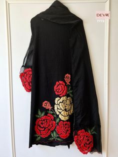 Dresses Punjabi, Abaya Designs Latest, Embroidered Kurti, Fancy Suit, Diy Fashion Clothing, Abaya Designs, Designer Dresses Casual, Blouse Design Models, Woman's Fashion