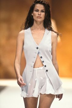 Meghan Douglas, Rifat Ozbek, 80s Womens Fashion, Mode Rihanna, 90s Runway Fashion, Runway Fashion Couture, Fashion Killa, Mode Outfits, Couture Fashion