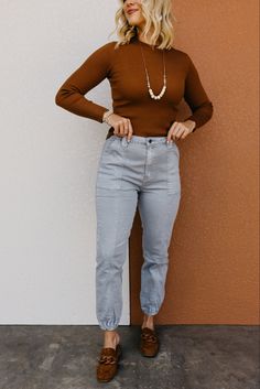 Casual Cargo Pocket Jeans For Fall, Casual Denim Blue Cargo Pants For Fall, Casual Jeans With Cargo Pockets For Fall, Casual Cargo Style Winter Jeans, Fall Elevated Casual Cargo Style Bottoms, Utility Cargo Jeans For Elevated Casual Fall, Trendy Cargo Style Jeans For Fall, Denim Blue Cotton Cargo Pants For Fall, Stretch Casual Cargo Jeans For Fall