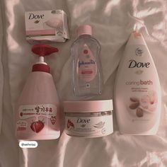 Aesthetic Shower Products, Haut Routine, Body Hygiene, Basic Skin Care Routine, Shower Skin Care, Perfect Skin Care Routine, Pretty Skin Care, Bath And Body Care, Pretty Skin