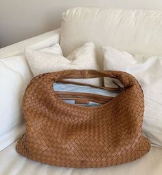 Fashion Fits, Material Girls, Woven Bag, Winter Looks, Hobo Bag, Bottega Veneta, Fashion Bags