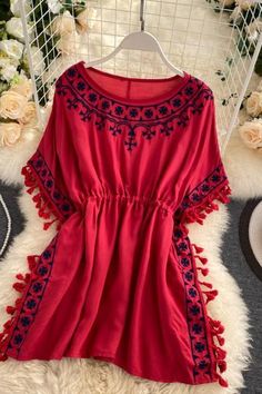 Casual Spring Kaftan With Tassels, Spring Casual Tassel Kaftan, Red Tassel Tops For Beach, Red Tassel Beach Tops, Casual Red Tassel Top, Casual Red Tops With Tassels, Red Watermelon, Bat Sleeves, Watermelon Red