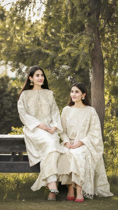 Shadi Dresses Simple, Nikkah Dress For Sisters, Pakistani Wedding Outfits Sisters, Pakistani Dresses Party Wear, Kurti Styling, Sister Wedding Dress, Style Outfits Summer, Shadi Dress, Pakistani Dresses Party