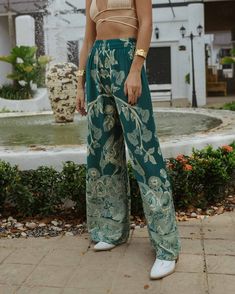 Our Reversible Pants are all about comfort and style, giving you two beautiful looks in one. Turquoise Pants Outfit, Sew Pants, Turquoise Pants, Goddess Vibes, Post Yoga, Maxi Kaftan, Kaftan Maxi Dress, Yoga Outfit, Inner Goddess