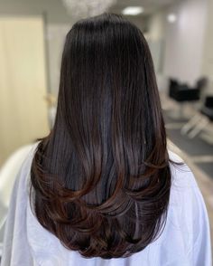 Haircuts Straight Hair Women, Long Layers Haircut Thick Hair, Layers At The End Of Hair, Uniformly Layered Haircut, Thick Ends Haircut, Layered Ends Long Hair, Straight Across Haircut Long, U Cut With Long Layers, U Haircut For Long Hair