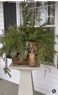 Easy Diy Christmas Decor, Diy Porch Decor, Diy Christmas Decor, Christmas Vignettes, Front Porch Christmas Decor Ideas, Porch Christmas Decor Ideas, Porch Christmas Decor, Front Porch Christmas