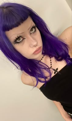 Purple Goth Hair, Hot Purple Hair, Goth Hair Dye, Purple Hair Goth, Goth Hair Color, Purple Rave Outfit, Dark Makeup Looks, Purple Goth, Goth Hair