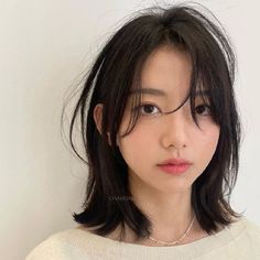 Asian Round Face Hairstyles For Women, Japanese Haircut Short Round Faces, Asian Short Hair With Layers, Long Bob Asian Hair, Japanese Haircut Medium Round Faces, Short Hair For Round Face Asian, Korean Bob Hairstyles, Japanese Short Hair Round Face, Asian Short Hair Round Face