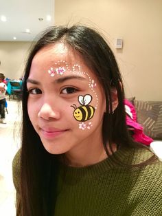 Bumble Bee Face Paint, Bee Face Painting, Bee Face Paint, Kids Face Painting Easy, Easter Face Paint, Bee Face, Animal Face Paintings