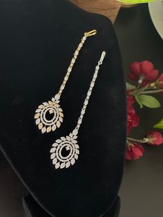 Traditional AD/ CZ elegant tikka ! Tikka width : 2.5 cm  Care Instruction : Avoid Heat & Chemicals Like Perfume, Deo, Alchol, Etc. | Clean With Dry Cotton Cloth | Pack In our Anti tarnish box after use. Diamond Tikka, Forehead Jewelry, Temple Jewelry, Hair Jewellery, Maang Tikka, South Indian Jewelry, Gold Pendant Jewelry, Round Diamond Engagement Rings, Jewelry Diamond