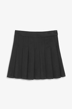 Black pleated mini skirt - Black - Monki ES Black Blazer Outfit, Black Pleated Mini Skirt, Oversized Wool Coat, Weekend Dresses, Yellow Shorts, Fashion People, Blazer Outfits, Black Mini Skirt, Leather Blazer