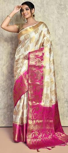 White and Off White color Saree in Kanjeevaram Silk fabric with Stone, Weaving, Zari work White Color Saree, Blouse Pictures, Colored Weave, Wedding White, Zari Work, Traditional Sarees, Red Wedding, Off White Color, Bridal Saree