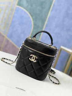 SC - CHL Bags - 872 A+ Excellent Quality; Contact us if you've any questions in your mind. Bags For Ladies, Chanel Bags, Bago, Satchel Bags, Chanel Bag, Fashion Statement, Luxury Bags, Contact Us, Fashion Bags