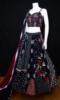 Chaniya Choli Navratri Latest, Ajrak Chaniya Choli, Latest Chaniya Choli Design For Navratri, Full Flare Lehenga, Flare Lehenga, Indian Fits, Garba Outfit, Chaniya Choli Designs