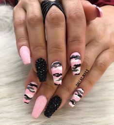 Cuffin Nails, Camo Nail Designs, Camouflage Nails, Camo Nails, Yellow Nail Art, Yellow Nails Design, Her Nails, Black Nail, Yellow Nails